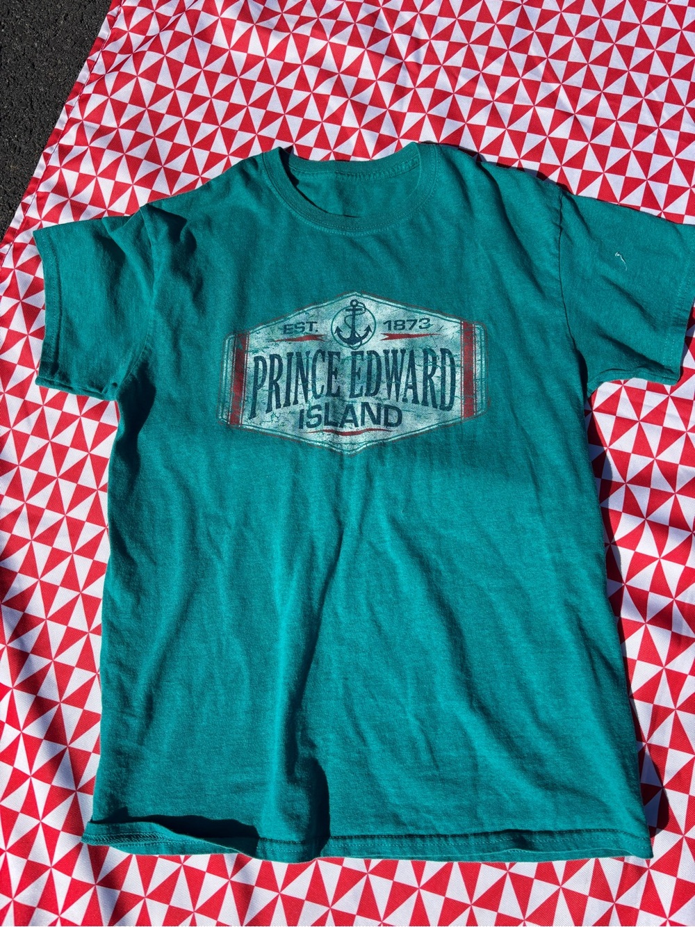 Men’s medium Prince Edward Island pei shirt